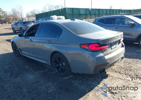 2021 BMW 540I xDrive z USA, uszkodzony, nr VIN WBA73BJ0XMWW98651
